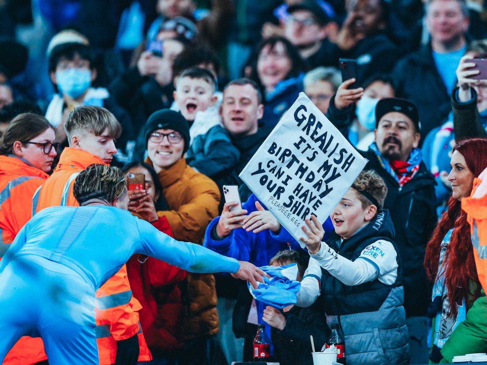 质疑欧足联 质疑欧足联